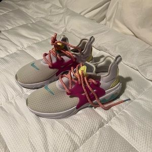Womens React Nike Presto white Hyper Violet